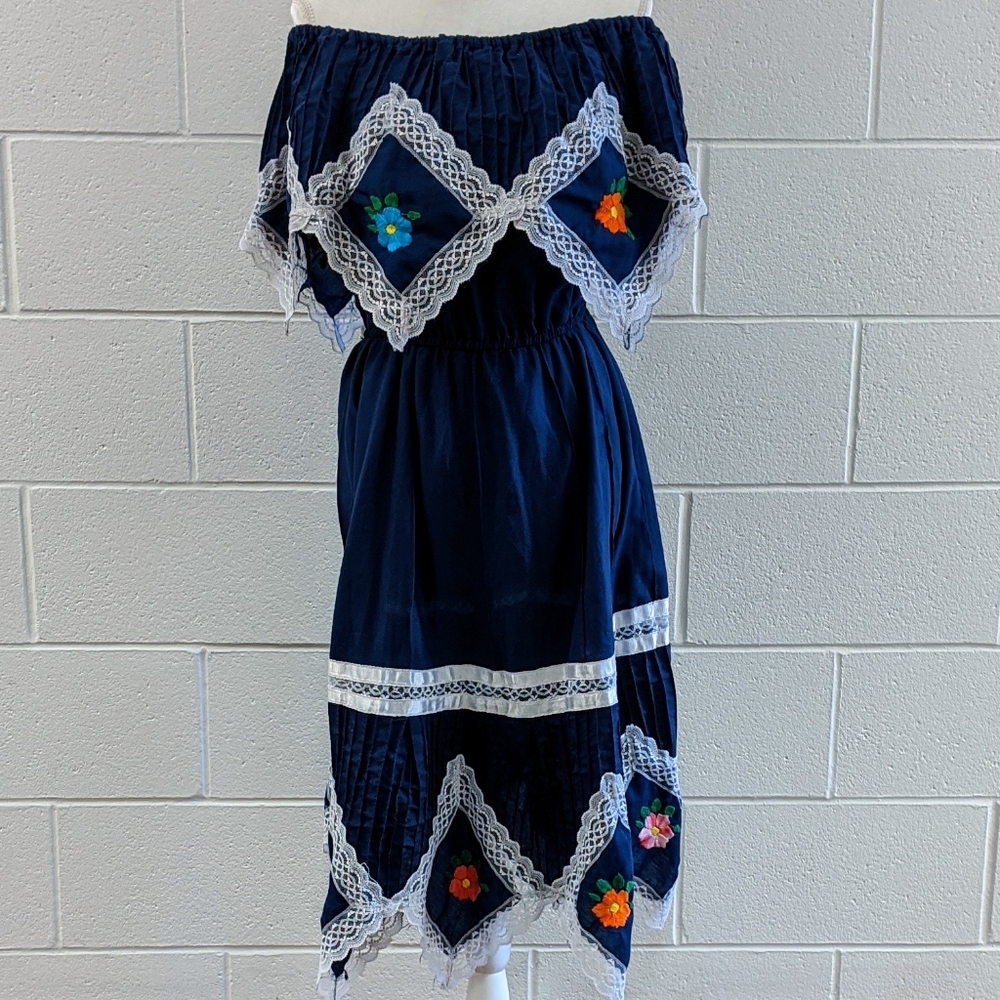 No label tiered laced dress embroidered flowers M